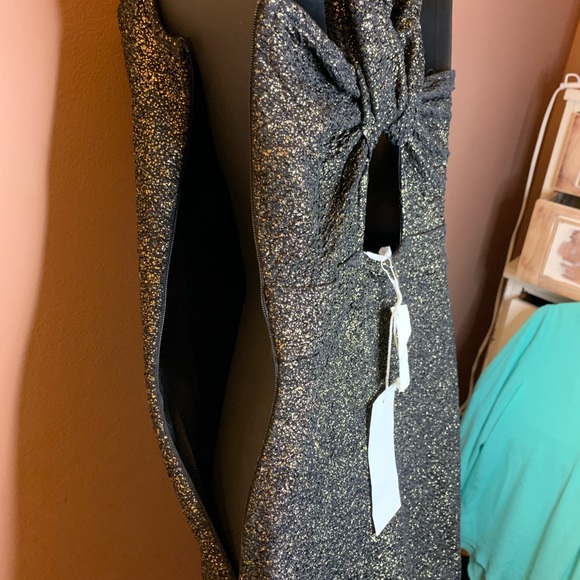 LUSH Twist strap Dress - Picture 5 of 6